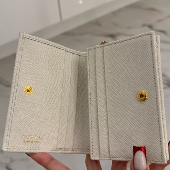 NWOT Prada Small Saffiano Leather Wallet - Picture 5 of 6